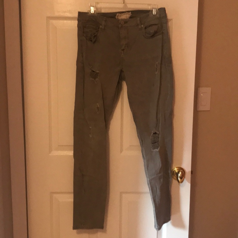 Altar’d State Grey Ripped Jeans - Size 26/3